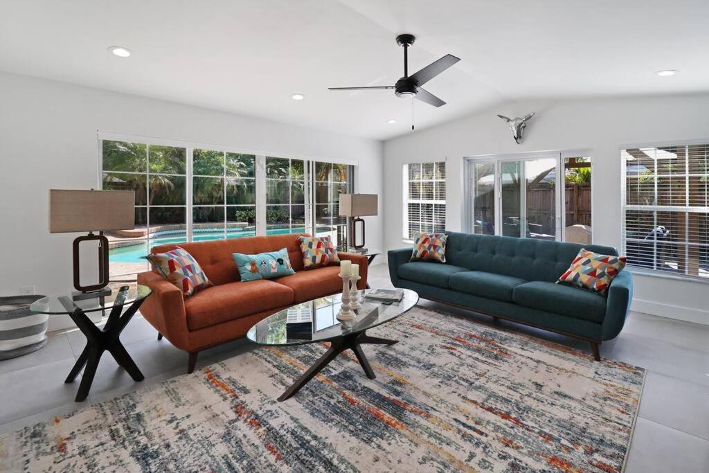 Palm Tree Paradise Tampa Pool Home Exterior photo